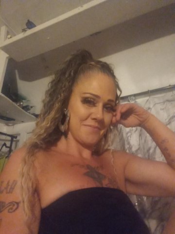 North Bay Female Escort — small waist, 36C breast, nice ass - 1