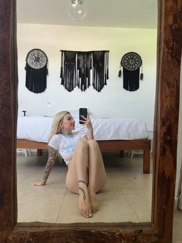 Miami Female Escort — Incalls, Outcalls & Car Dates (Video Chat/Sell) - 1