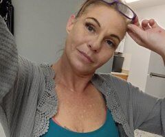Houston, Texas MILF Massage Escort — discreet meetups - Image 2