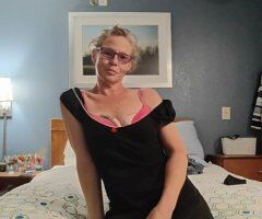 Houston, Texas MILF Massage Escort — discreet meetups - Image 4