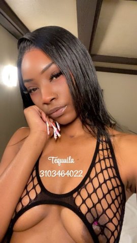 Art esia incall — sexy playmate for upscale male pleasure - 1