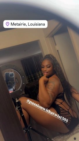 Savannah Petite Outcall & Car Dates — One Night Booking - 1