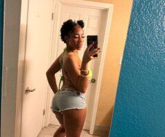 Vixenn (Brown Eyes, Petite Model) — Discreet Escort in Phoenix, AZ - Image 3