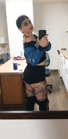 Knoxville Female Escort — In-call off Kingston Pike - 1