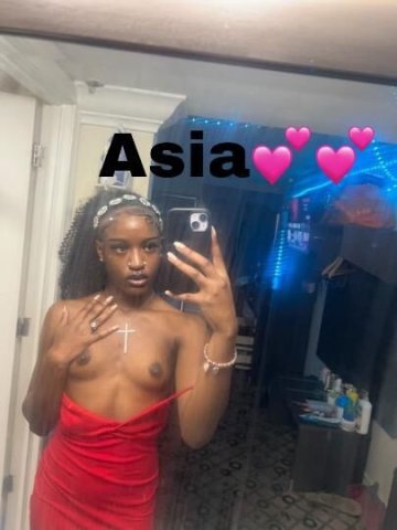 Queens Outcall-Only Female Escort (FaceTime Verify) - 1