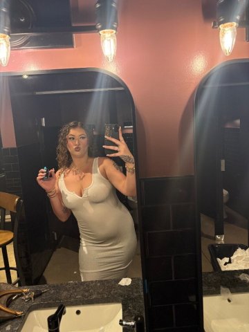 Jonesboro Female Escort — Fun Company & Tattooed Look - 1