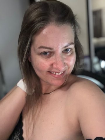 San Fernando Valley Milf Outcall & Cardate — Squirting Bunny (41) - 1