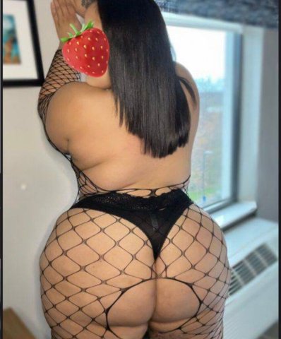 Salt Lake City Curvy Female Escort for Oral Sex - 1