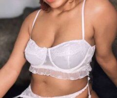 Minneapolis / St. Paul escorts - Minneapolis/St. Paul Out-Call Date — Upscale Erotic Play & Oil Massages