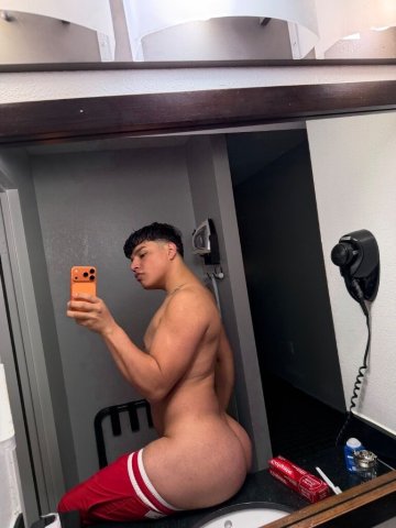hot latina femboy😈😋😈 - 1