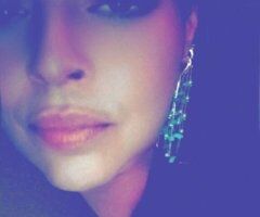 Chicago escorts - Chicago Female Escort — Curvy 5'4 with Thick Size & Party-Friendly Vibe