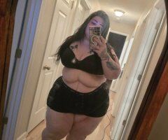 Greenville Curvy Gamer Girl (Left-Arm Amputee) for Private DMs - Image 12