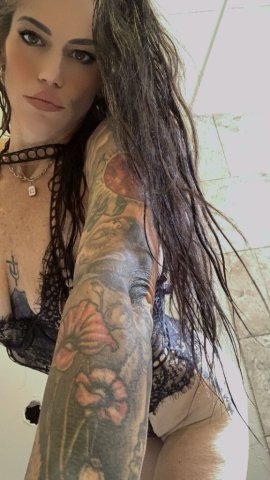 Wilmington DE Female Escort — Cardate & QV/HH specials until 10am - 1
