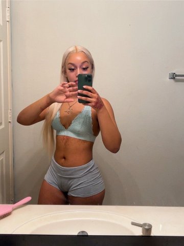 Kayla (18) — 4'11" Blowjobs, Fetish + Outcalls in Fayetteville - 1