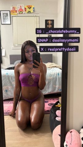 Bakersfield Female Escort — Incall & Carplay, plus Outcalls - 1