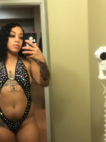 San Fernando Valley Female Escort — Party Outcalls (Incalls & Outcalls) - 1