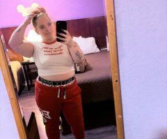 Yuma escorts - Suvannah (34) – Yuma Female Escort with Blue Eyes & Red Hair