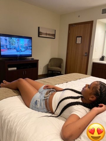 New Female Escort in Ventura, CA — Incall Services & Nuru Massage - 1