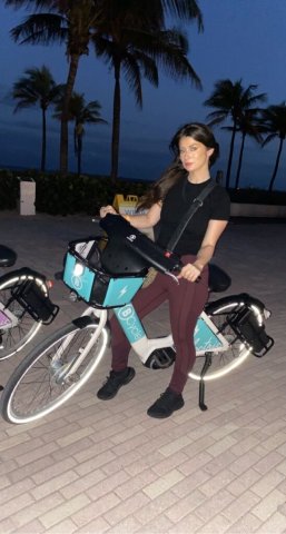 West Palm Beach Female Escort — Discreet video verification - 1