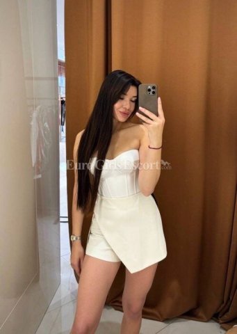 Lora (22) — Genoa Escort (Female) in Milan, Italy - 1