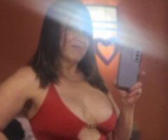 Portland escorts - Portland OR Outcall Female Escort — Giving Head & MILF Services