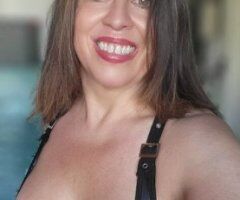 Portland OR Outcall Female Escort — Giving Head & MILF Services - Image 9
