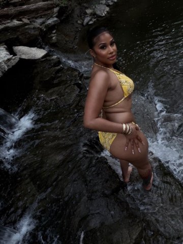 Columbus, OH Female Escort — Video Chat Ready - 1