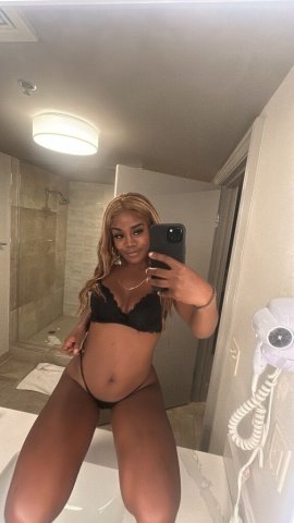 Inland Empire Petite Female Escort — Sweet, tight & chocolate-treat vibes - 1