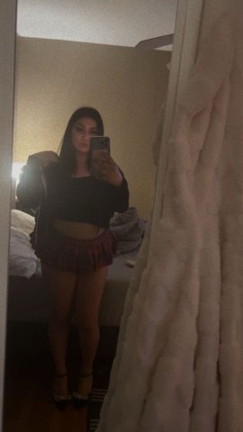 5'0" Latina New in Town — Discreet Incall (In Seattle, WA) - 1