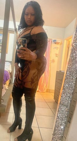 Lexi — Curvy Ebony Escort (FBSM) - 1