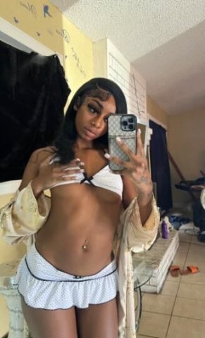 Monroe Female Escort — Incalls & Outcalls  (FaceTime/Duo Verification) - 1