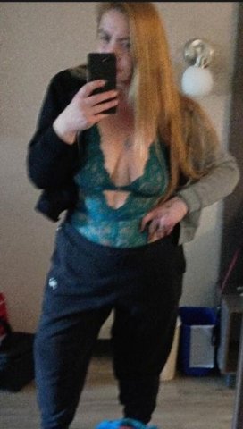 Thick, sweet & feminine — Curves that command attention - 1