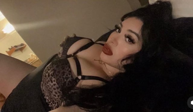Curvy, classy fantasy play with hazel eyes (Outcall only) - 1