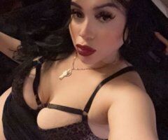 Curvy, classy fantasy play with hazel eyes (Outcall only) - Image 5