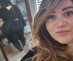 Columbia Curvy Gamer Girl — Left-Arm Amputee & Reconstruction - Image 10
