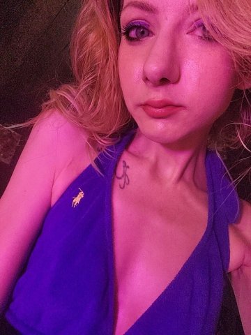 Petite Fun Size Escort in Pittsburgh — Blonde & Blue-Eyes, Full Service - 1