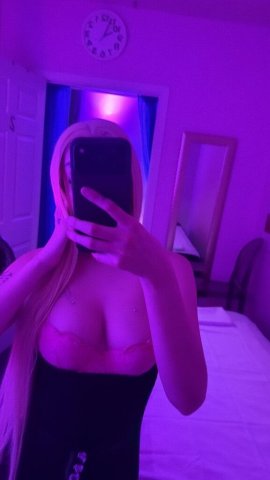 Pink & Tight Latina/European Companion (21) — Massage Included - 1