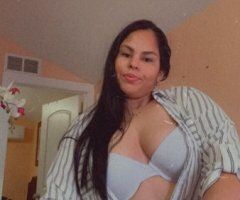 Chica Latina 25 en Kansas City, Missouri - Image 2
