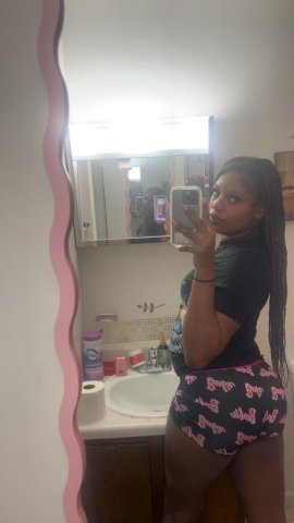 Sweet Roni (21) — Kokomo Thick-Body Female Escort - 1