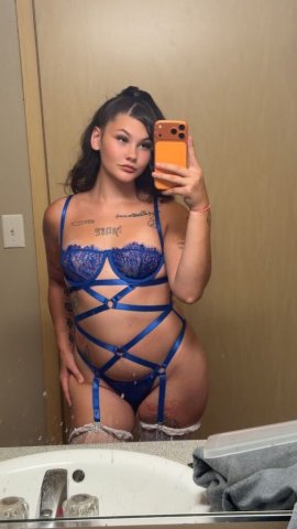 Tacoma Petite Female Escort — Outcalls + BBJ, BBFS, GFE, DATY - 1