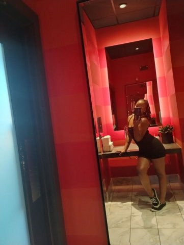 Ashley (31) — Outcalls Only for Hot, Sweaty, Kinky Fun - 1