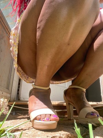 Housewife Escort (30) in Hickory — Mature, no-strings fun - 1