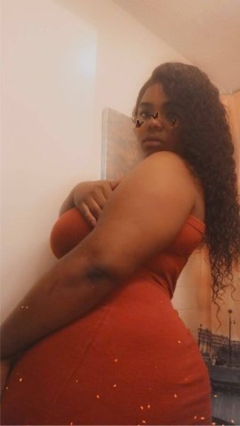 Knoxville TN Female Escort — Trucker & Party Favor - 1