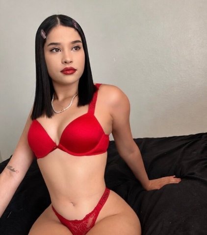 Lia (22) — Cuban Escort in Roswell/Carlsbad, NM (Incall/Outcall) - 1