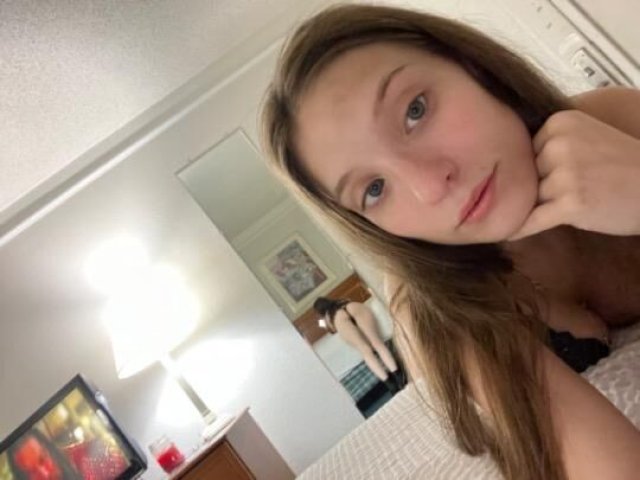 Anastasia (22) — Phoenix Female Escort for Flirty Sessions - 1