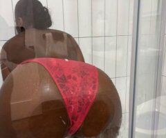 Young woman in Pittsburgh — 26 Chocolate - Image 2