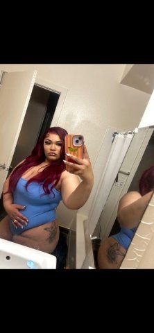 Oakland Curvy Female Escort — thick thighs & full bust - 1