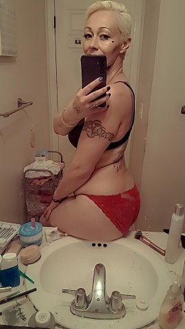 North Bay Blonde Blonde Hair Blue Eyes Escort — Text or Call Tonight - 1