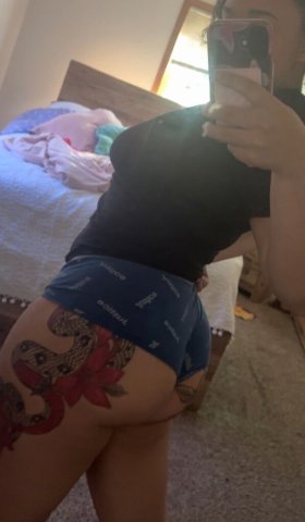 Milwaukee Female Escort — In-Calls or Car Dates Only - 1