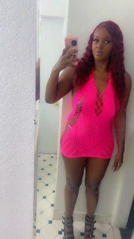 Bubbles in Sacramento — Curvy 5'8 Female Escort for Discreet Fun - 1